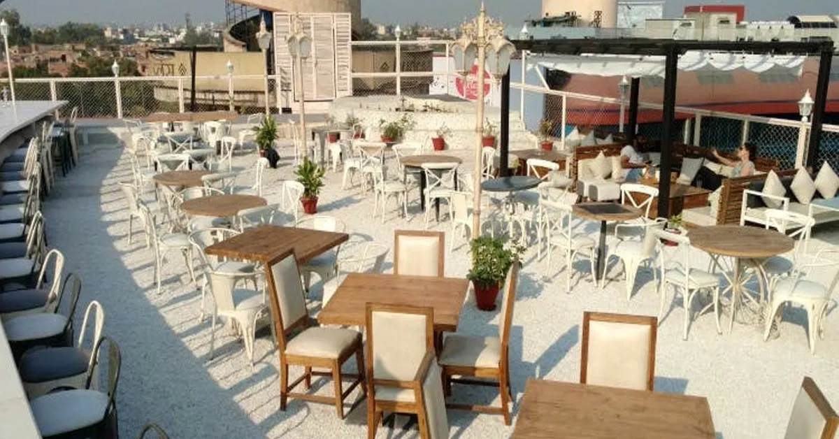 Sky-High Restaurant Icon